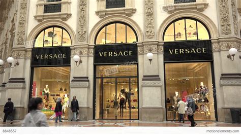 negozio versace a milano|versace stores in milan.